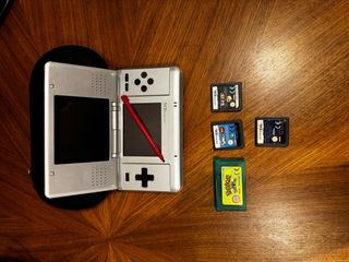 Nintendo DS Plata con Juegos