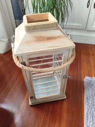 Farol de Madera con Cuerda.