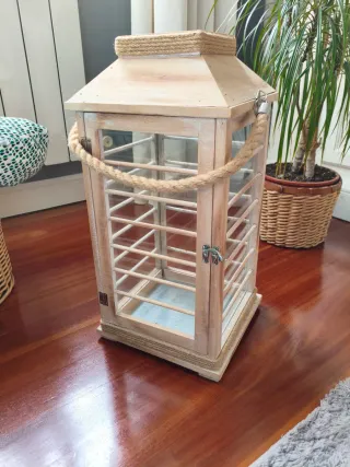 Farol de Madera con Cuerda.