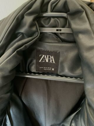 Abrigo acolchado Zara negro
