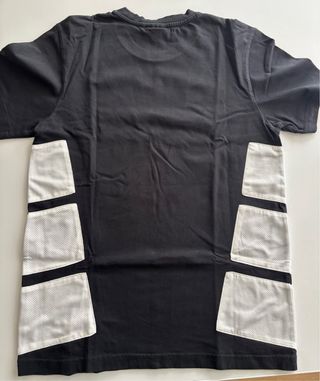 T-shirt Adidas nera con inserti bianchi