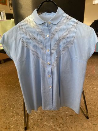 Blusas manga corta con bordado (hay 2)