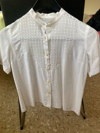 Blusas manga corta con bordado (hay 2)