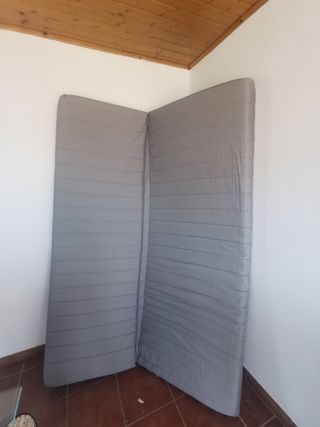 Relleno  de sofá cama  Ikea gris. 