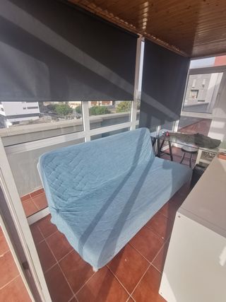 Relleno  de sofá cama  Ikea gris. 