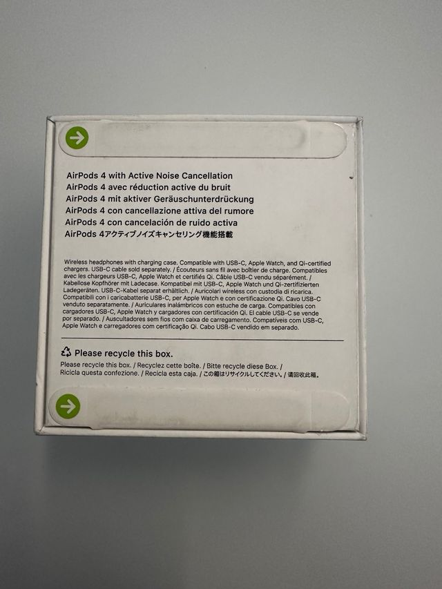 AirPods 4 con cancellazione attiva del rumore