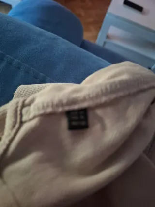 Polos Massimo Dutti y Cortefiel caballero beige y