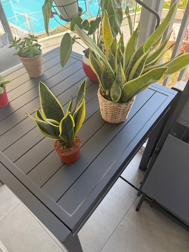 Mesa de terraza extendible metálica gris