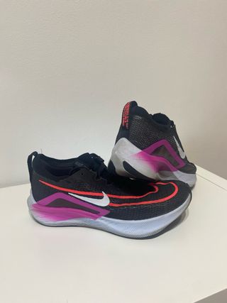 Nike Zoom Fly 4 Negro y Rosa