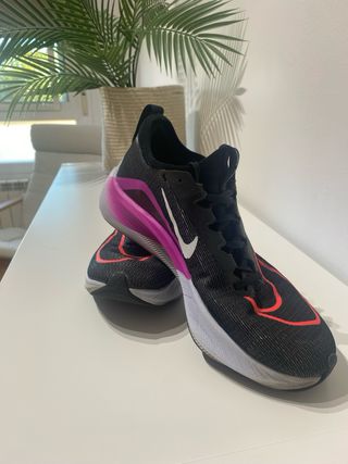 Nike Zoom Fly 4 Negro y Rosa