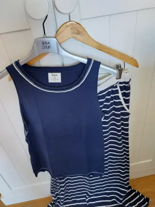 Conjunto Yerse M Falda y Camiseta Rayas