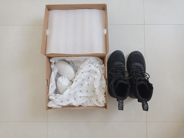 Botas Dr. Martens Combs Tech Negras