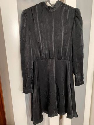 Vestido negro Zara