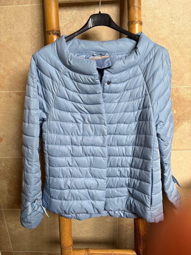 Chaqueta acolchada azul claro talla M