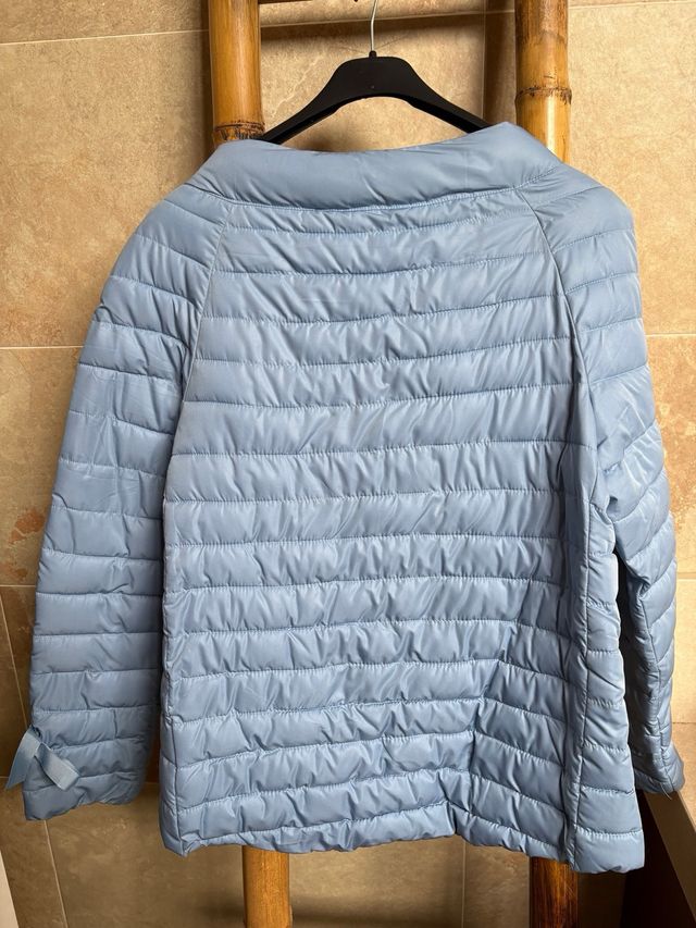 Chaqueta acolchada azul claro talla M
