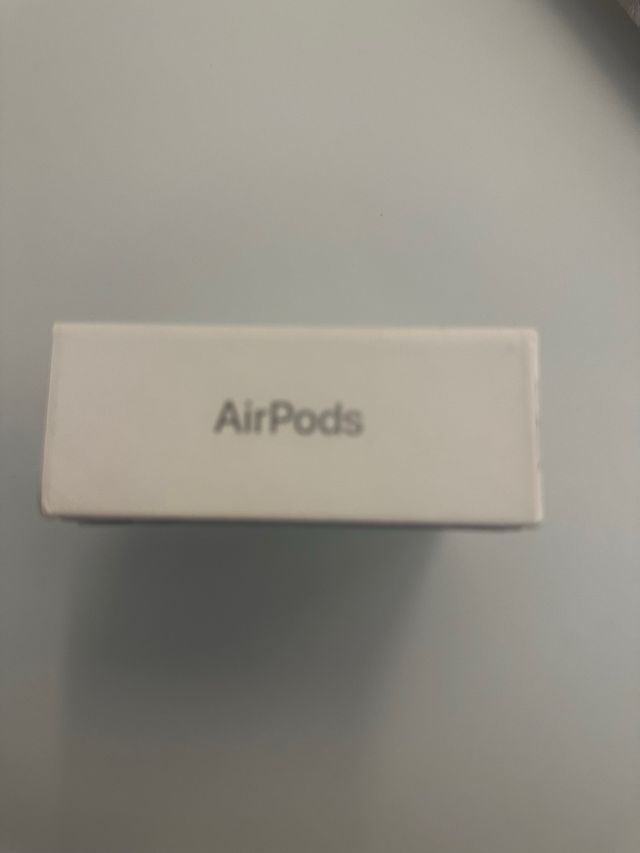 Apple AirPods 4