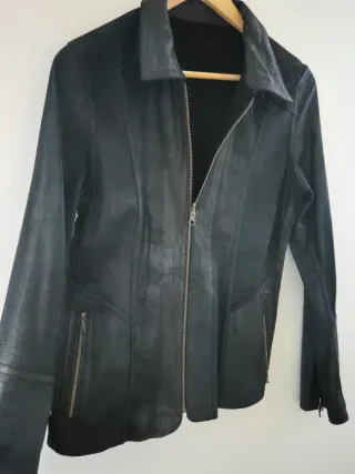 Chaqueta ante y piel reversible negra
