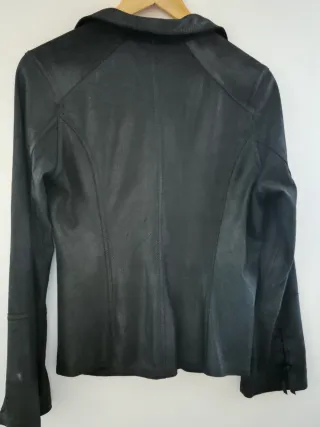 Chaqueta ante y piel reversible negra