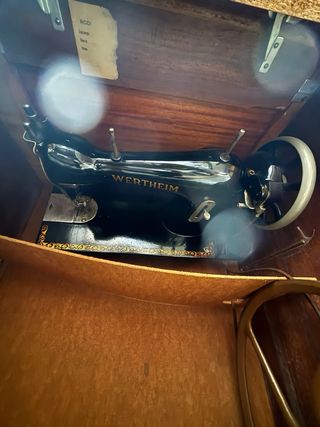 Máquina de coser Wertheim antigua