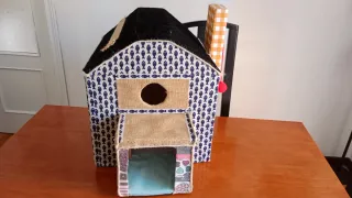 Casa para gatos azul