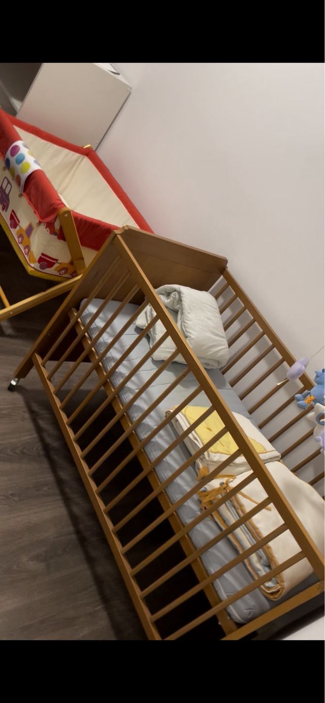 Cuna de bebé de madera + Colchón