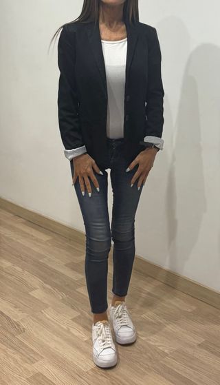 Chaqueta americana / blazer entallada mujer negra