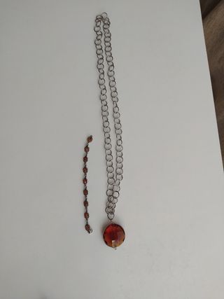 Lote de dos collares y una pulsera 