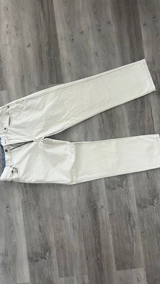 Pantalón vaquero beige