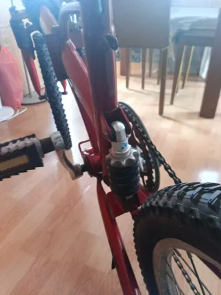 Bicicleta plegable roja