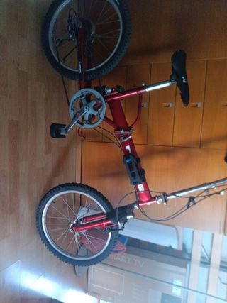 Bicicleta plegable roja