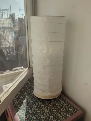 Lámpara de papel cilíndrica