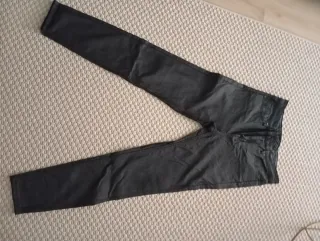 Pantalón negro