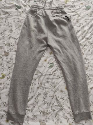 Pantalón chándal ZARA gris hombre