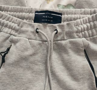 Pantalón chándal ZARA gris hombre