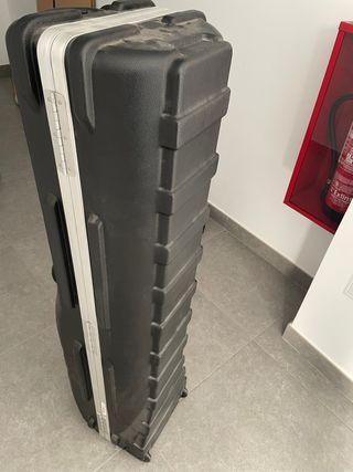 Funda de viaje para palos de golf SKB