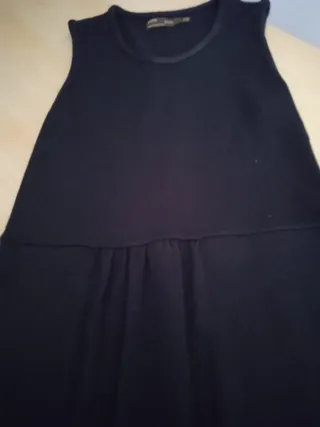 Vestido negro Zara sin mangas
