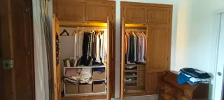 Armario madera puertas