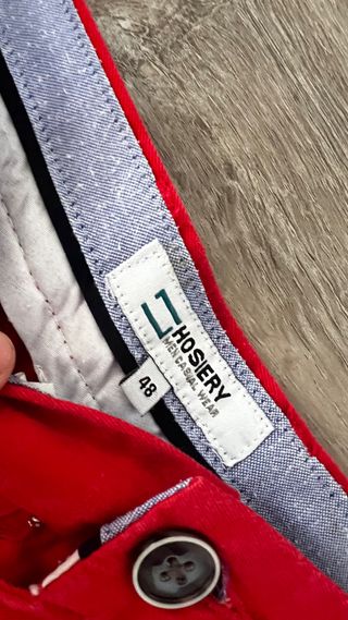 Pantalones cortos rojos