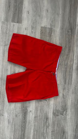 Pantalones cortos rojos