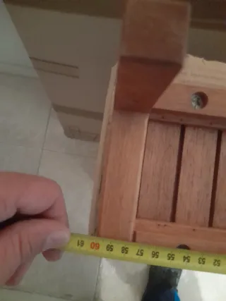 2 baldas identicas de madera para baño