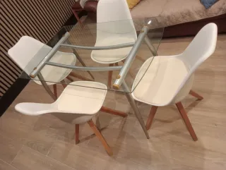 Mesa Cristal y 4 Sillas Comedor