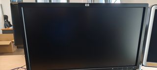 Doble monitor HP 22" con brazo soporte