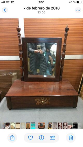 Antiguo tocador de  sobre mesa o cómoda .Caoba