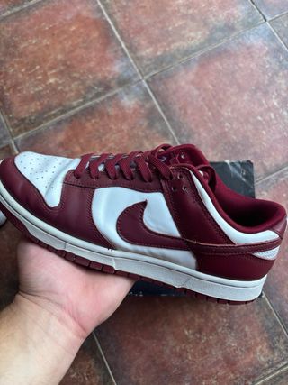 Nike Dunk Low Rojo y Blanco