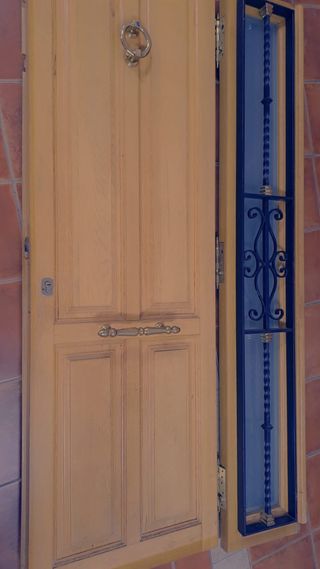 Puerta madera maciza entrada