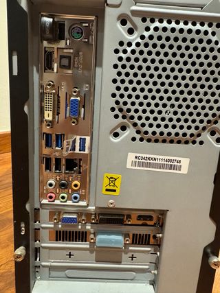 PC de sobremesa con poco uso