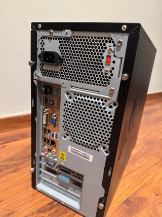 PC de sobremesa con poco uso