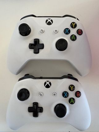 Xbox One S 500GB Blanca + 2 Mandos, como nueva! 