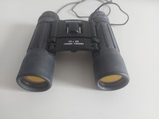 Binocolo con custodia nera