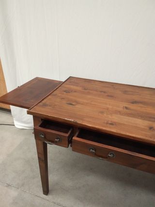 Escritorio de madera natural